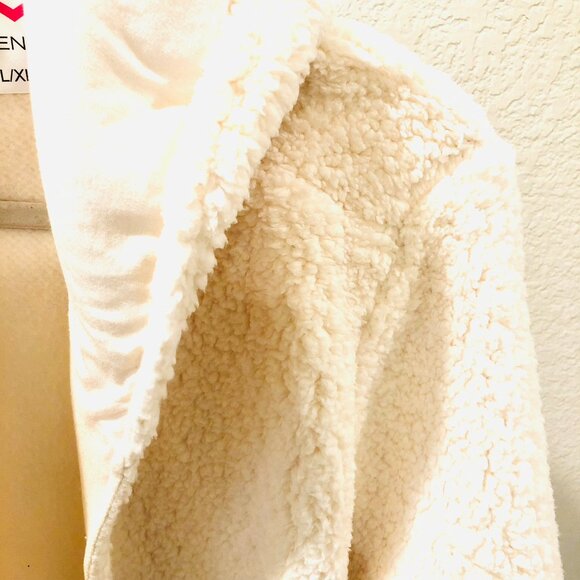 Maidenform Comfy Cozy Teddy Faux Fur Hooded Jacket - Picture 4 of 6